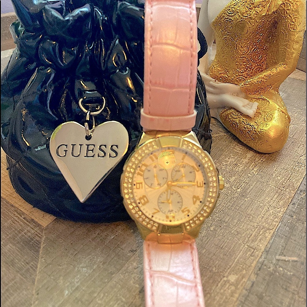 Guess Ladies Fashion Watch⌚️